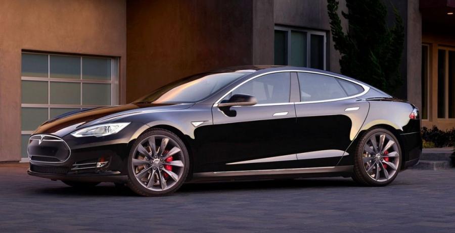  Tesla Model S 70D 2015 года  (фото 1 из 2)